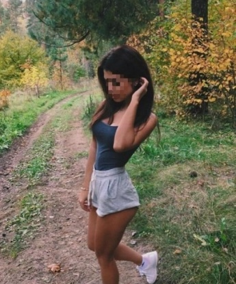 Очаровательная кудрявая красотка желает встреч с обеспеченными джентльменами для ярких моментов вдвоем. Мои нежные руки и горячее тело ждут тебя! 4806, 22 года